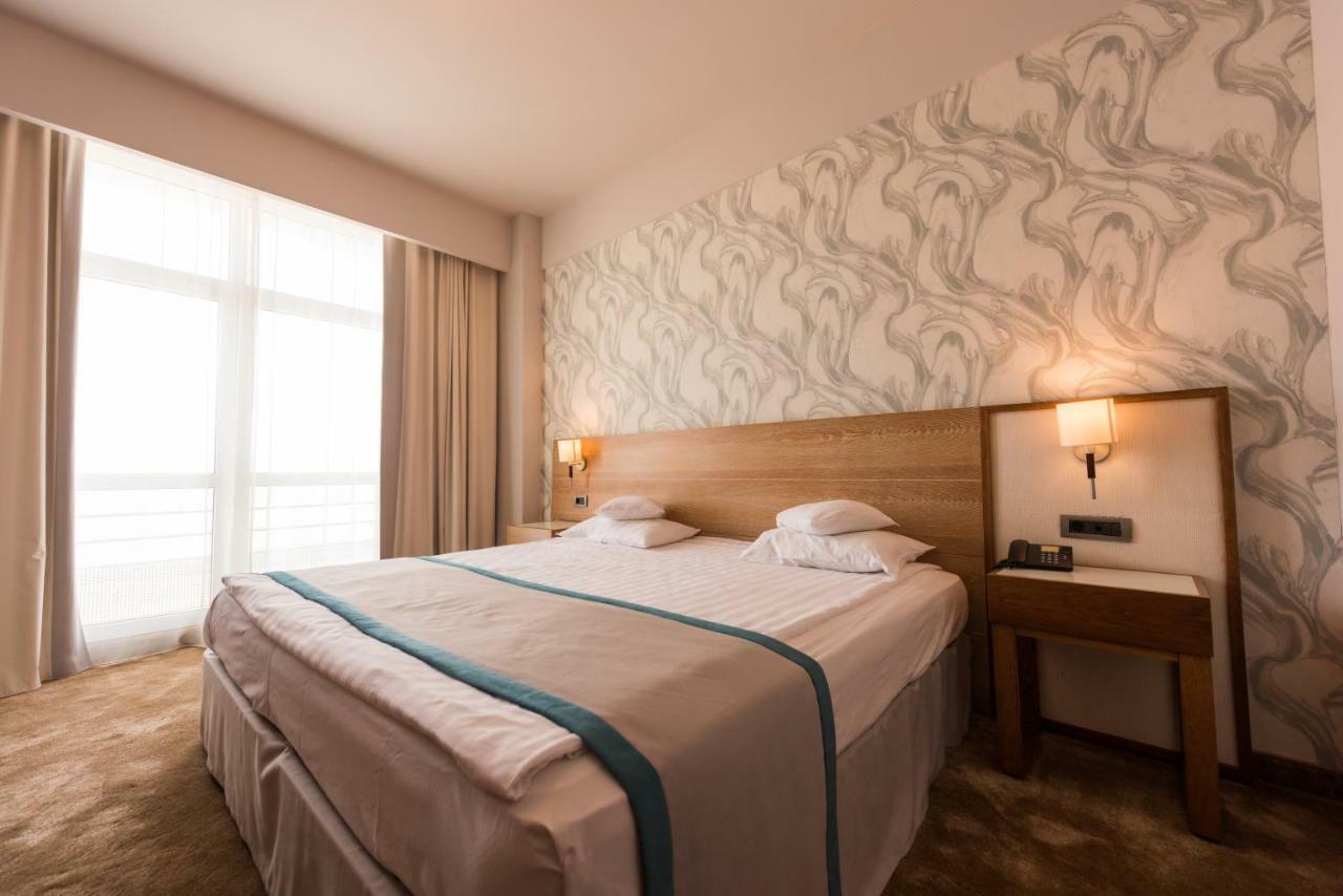 Iaki Conference & Mamaia